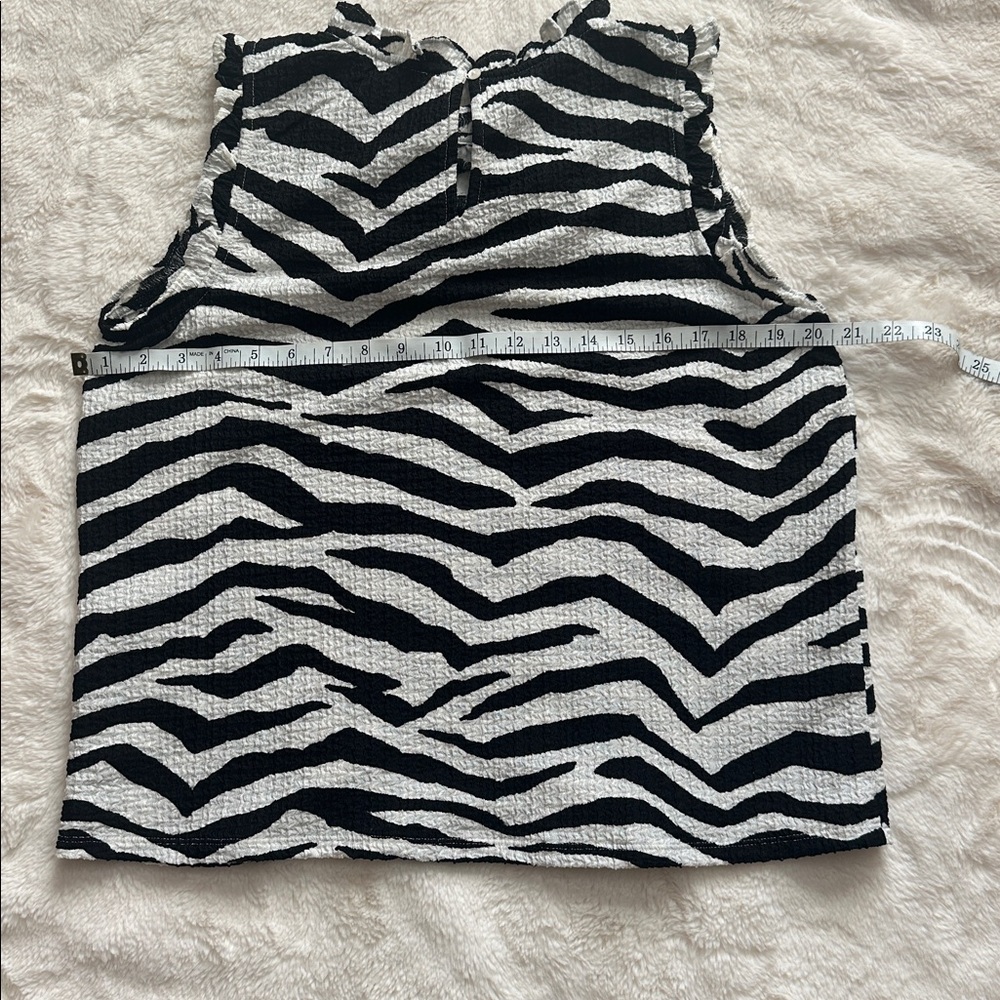 Loft zebra print sleeveless top. Size M - Picture 6 of 6